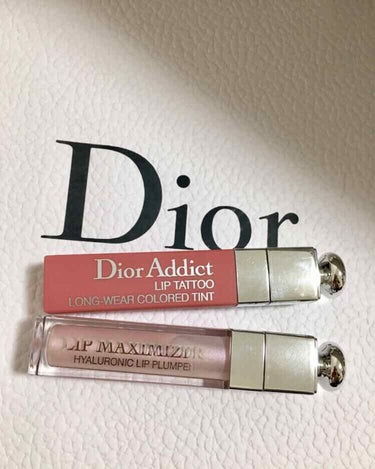 ⚠️2枚目唇アップ写真

🌸Dior🌸
#アディクトリップティント
#351ナチュラルヌード

普段使いしやすいカラーだし
塗って数秒で色が密着💋💕

かわいい〜😍

でも乾いてくると乾燥して縦じわや皮