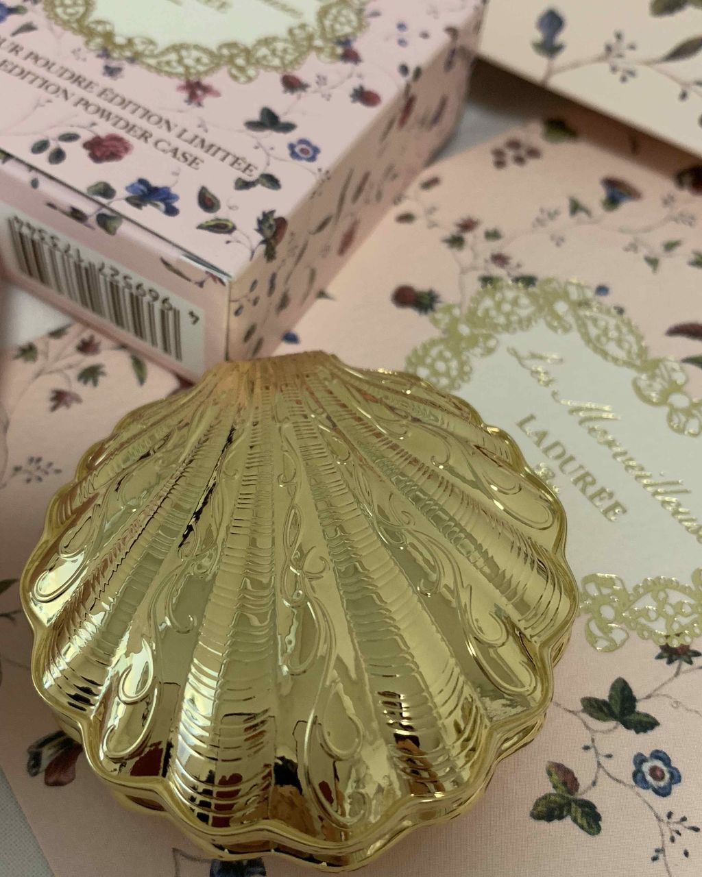 パウダー ファンデーション/レ・メルヴェイユーズ ラデュレ/パウダーファンデーションを使ったクチコミ(2枚目)