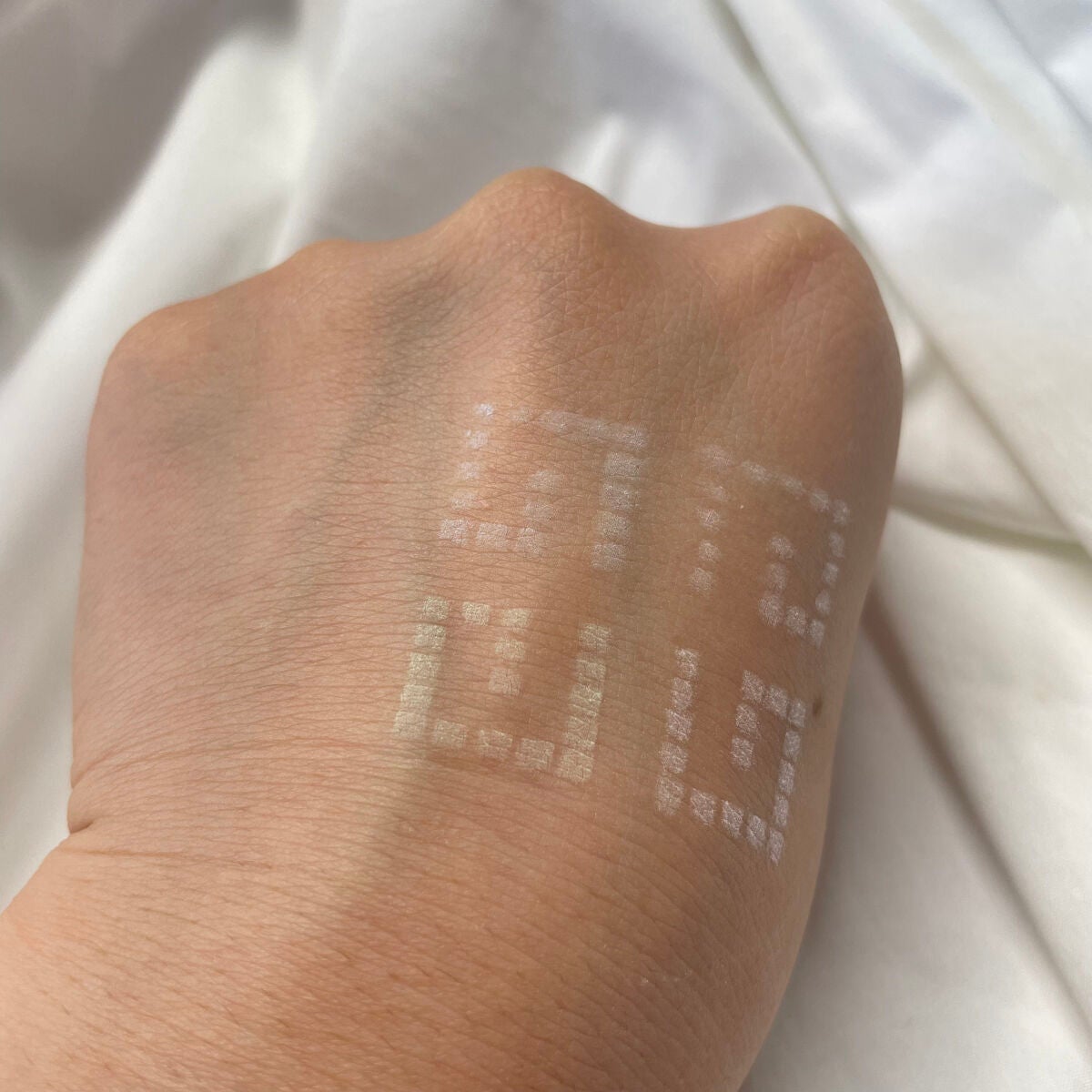 プリズム・リーブル/GIVENCHY/ルースパウダーを使ったクチコミ(2枚目)