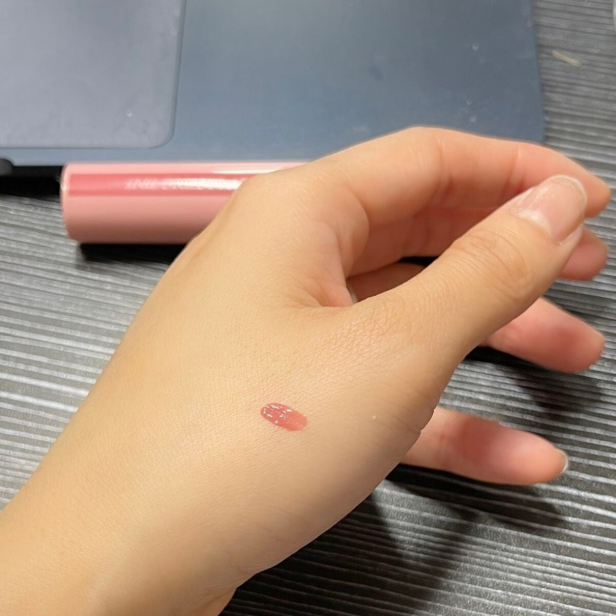 ジューシーラスティングティント/rom&nd/リップティントを使ったクチコミ(4枚目)