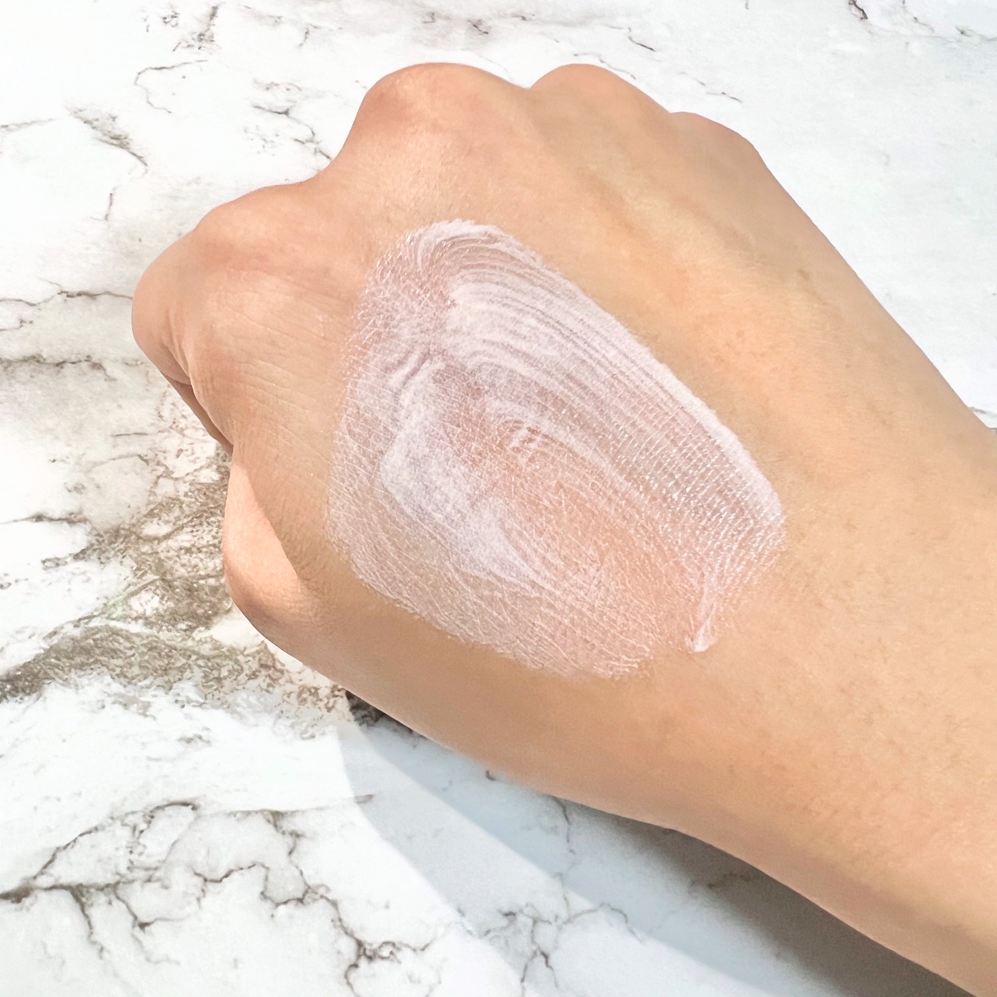 ミネラルインナートリートメントベース/エトヴォス/化粧下地を使ったクチコミ（3枚目）