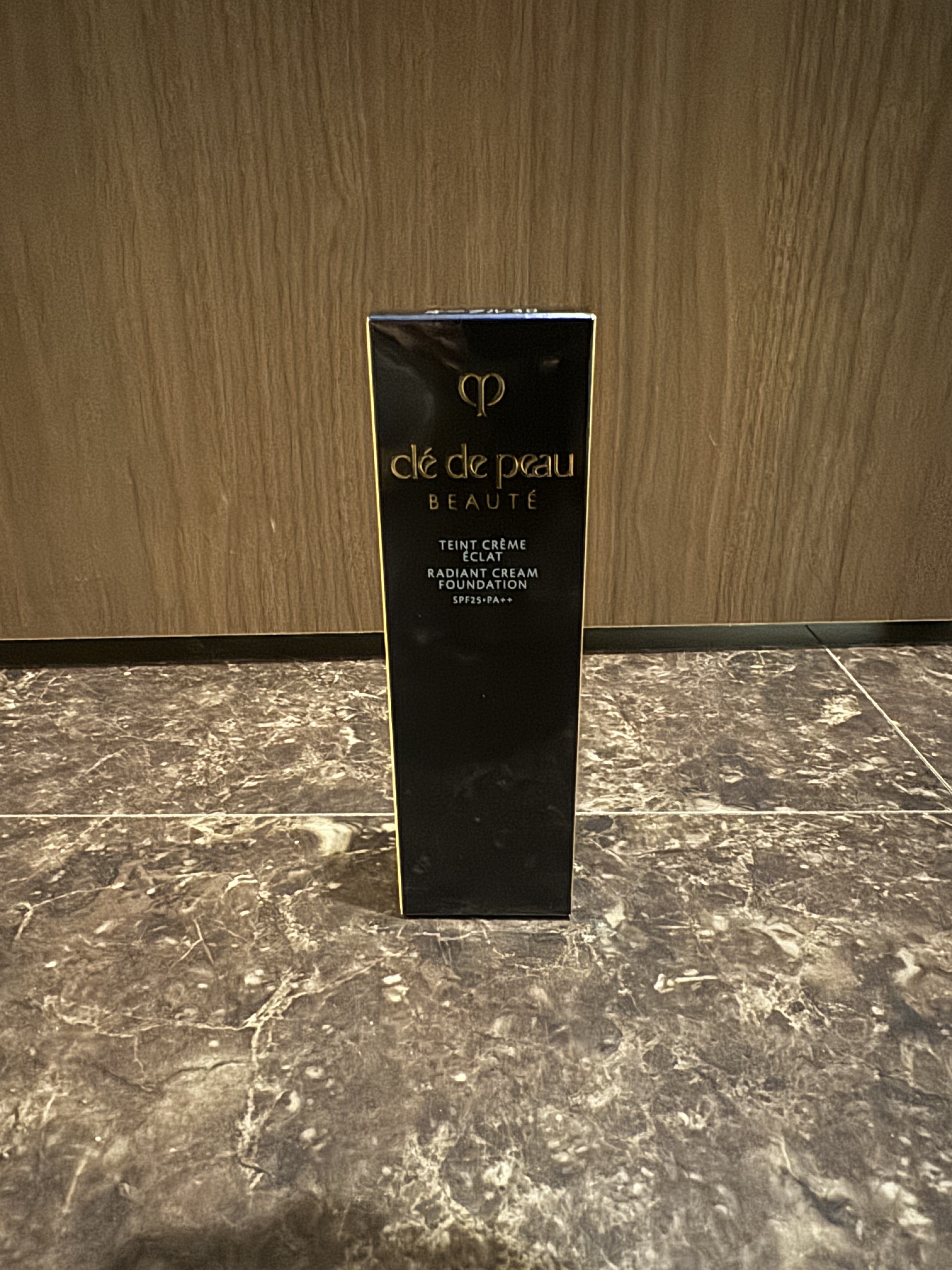 クレ・ド・ポー ボーテ タンクレームエクラn/クレ・ド・ポー ボーテ/クリーム・エマルジョンファンデーションを使ったクチコミ（2枚目）