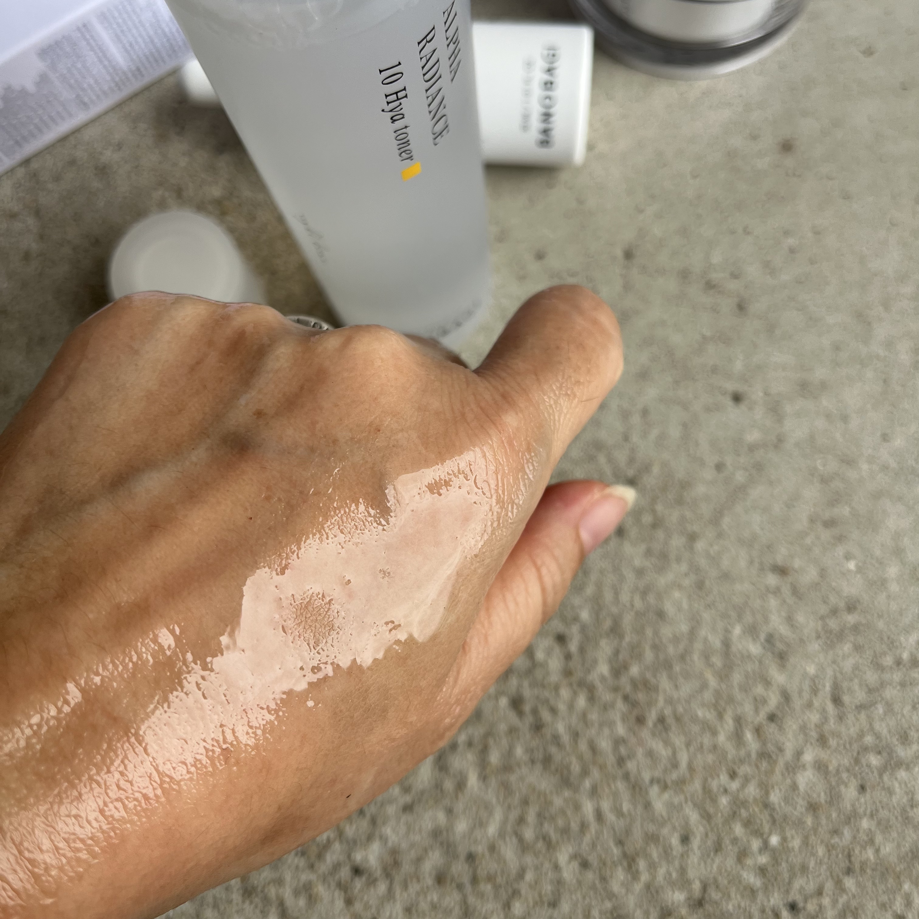 アルファラディアンスグローセラム/BANOBAGI/美容液を使ったクチコミ（3枚目）