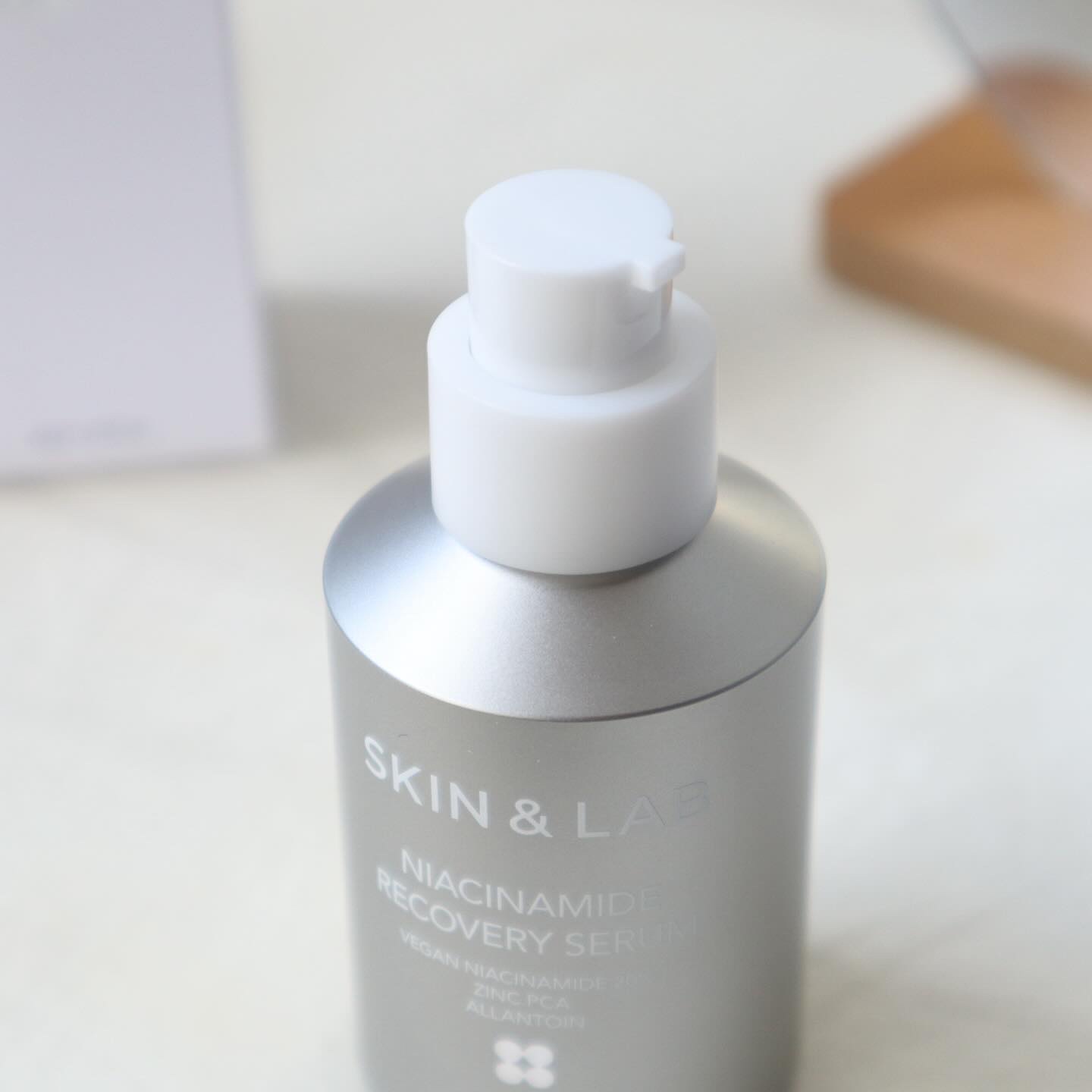 ヴィーガンナイアシンアミドリカバリーセラム/SKIN&amp;LAB/美容液を使ったクチコミ（2枚目）