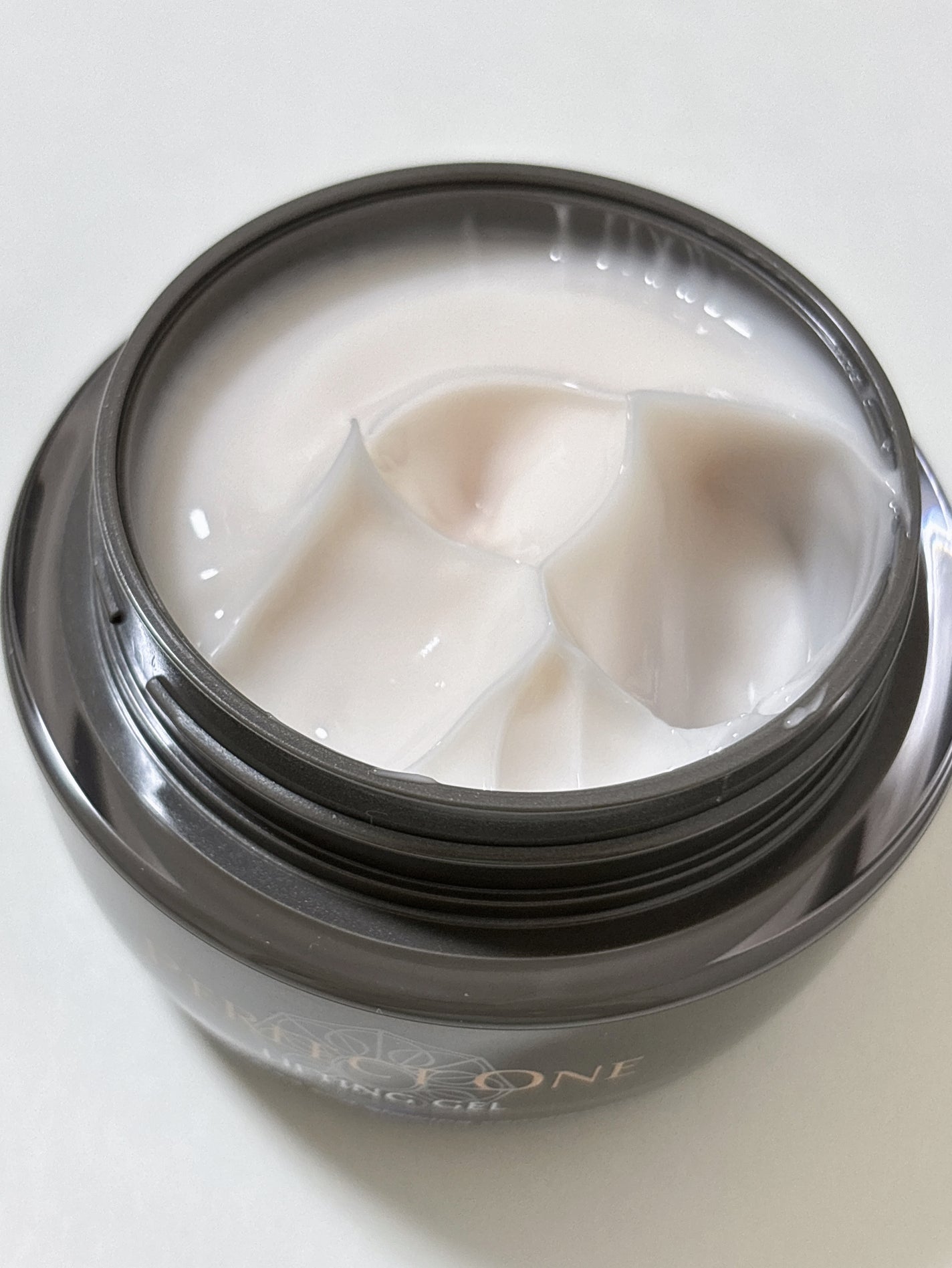 パーフェクトワン リフティングジェル/パーフェクトワン/オールインワン化粧品を使ったクチコミ(4枚目)