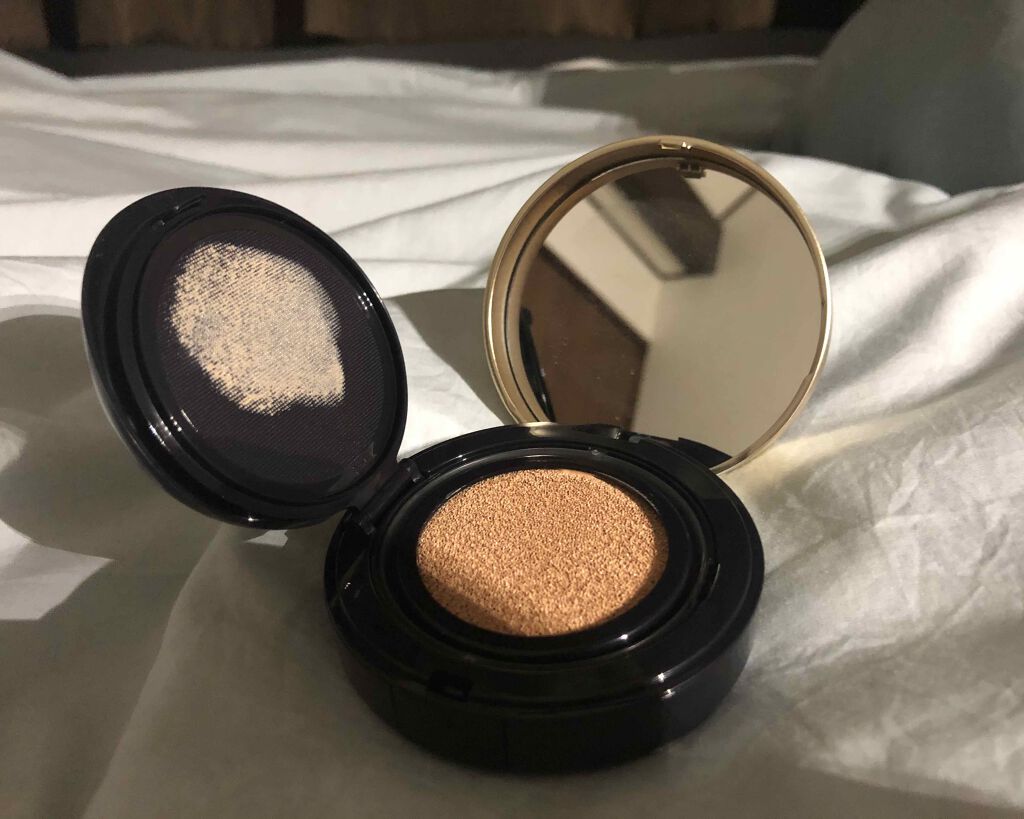 フローレス ルミエール ラディアンス パーフェクティング クッション/ローラ メルシエ/クッションファンデーションを使ったクチコミ(2枚目)