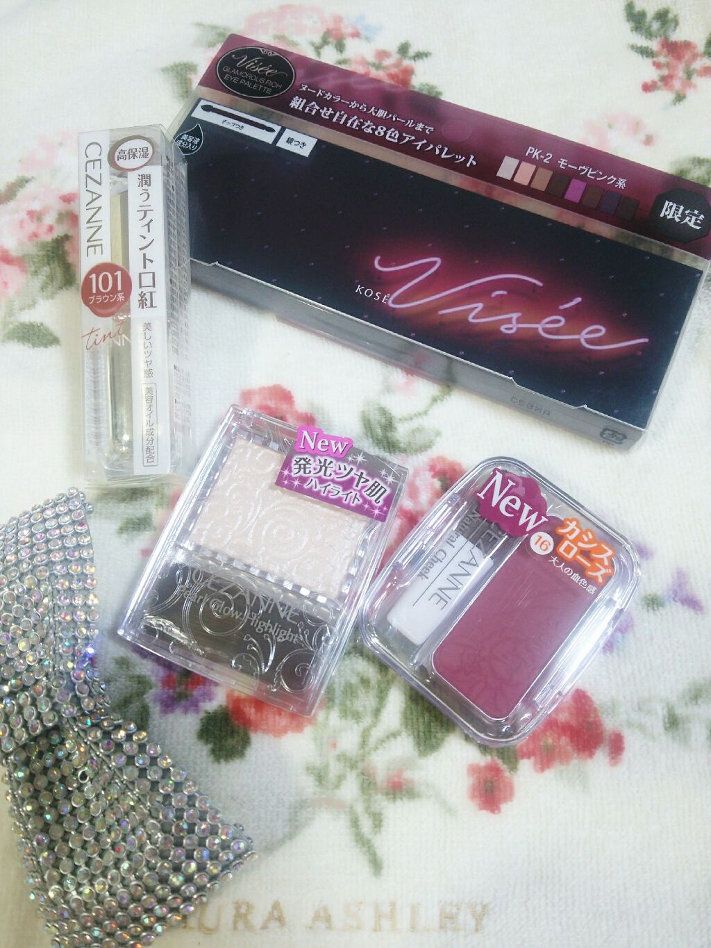 グラマラスヌード アイパレット (クリスマスコフレ 2017)/Visée/メイクアップキットを使ったクチコミ（1枚目）