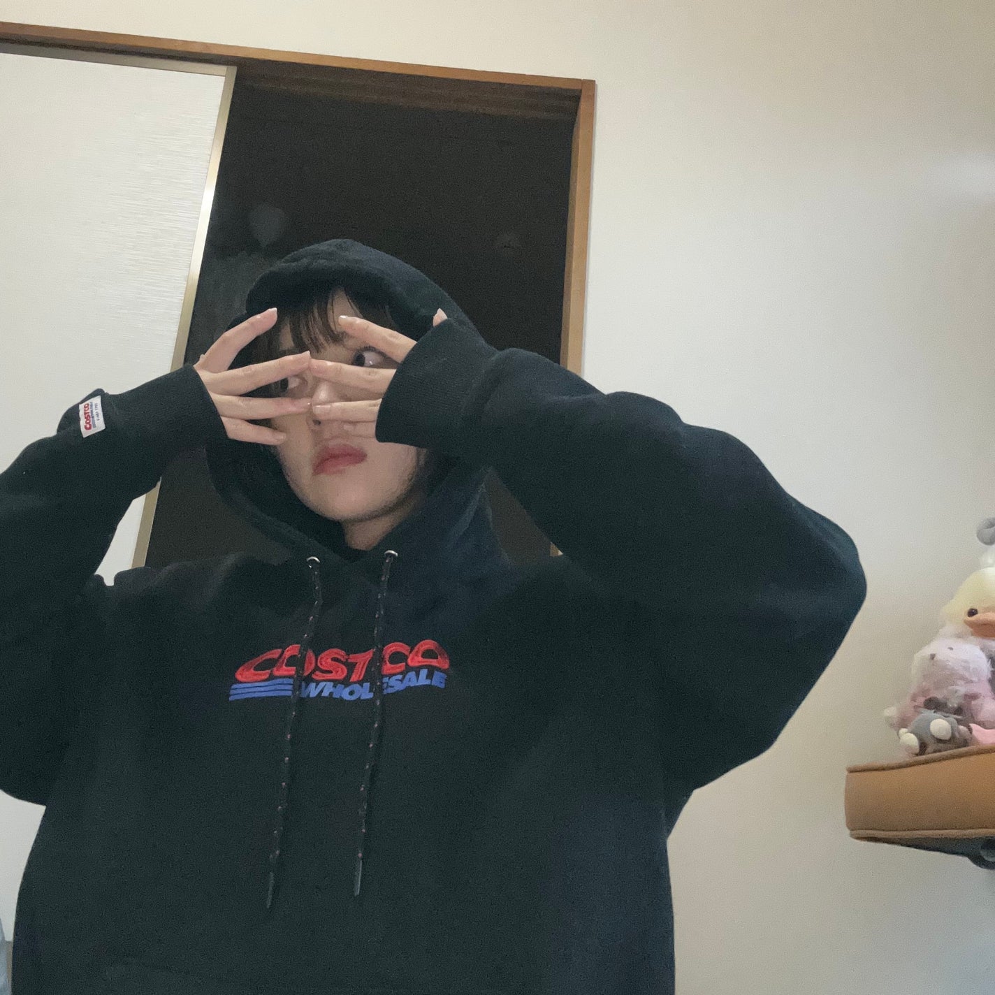 しに子ちゃん on LIPS 「ハローみなさまこんばんわ、アレルギー爆血して鼻血が止まらないし..」(1枚目)