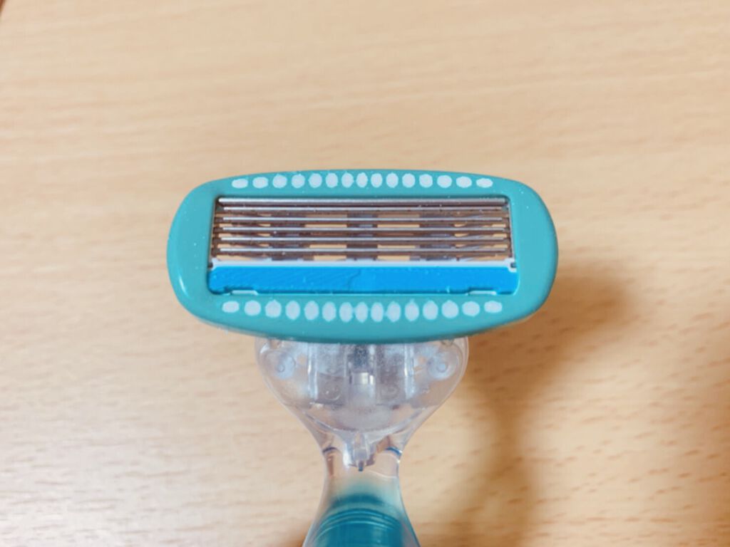 ハイドロシルク 敏感肌用 ホルダー （刃付き＋替刃１コ）/ハイドロシルク/シェーバーを使ったクチコミ（2枚目）