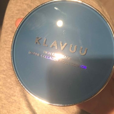 興味ありすぎてklavuuのファンデ買った😙
しばらく使っての感想は
適度なツヤ感
乾燥肌でも塗る前に保湿すれば割といける
厚塗り感ないと思う
会社とか行くくらいならこれくらいでいいかなぁって思えるカバ