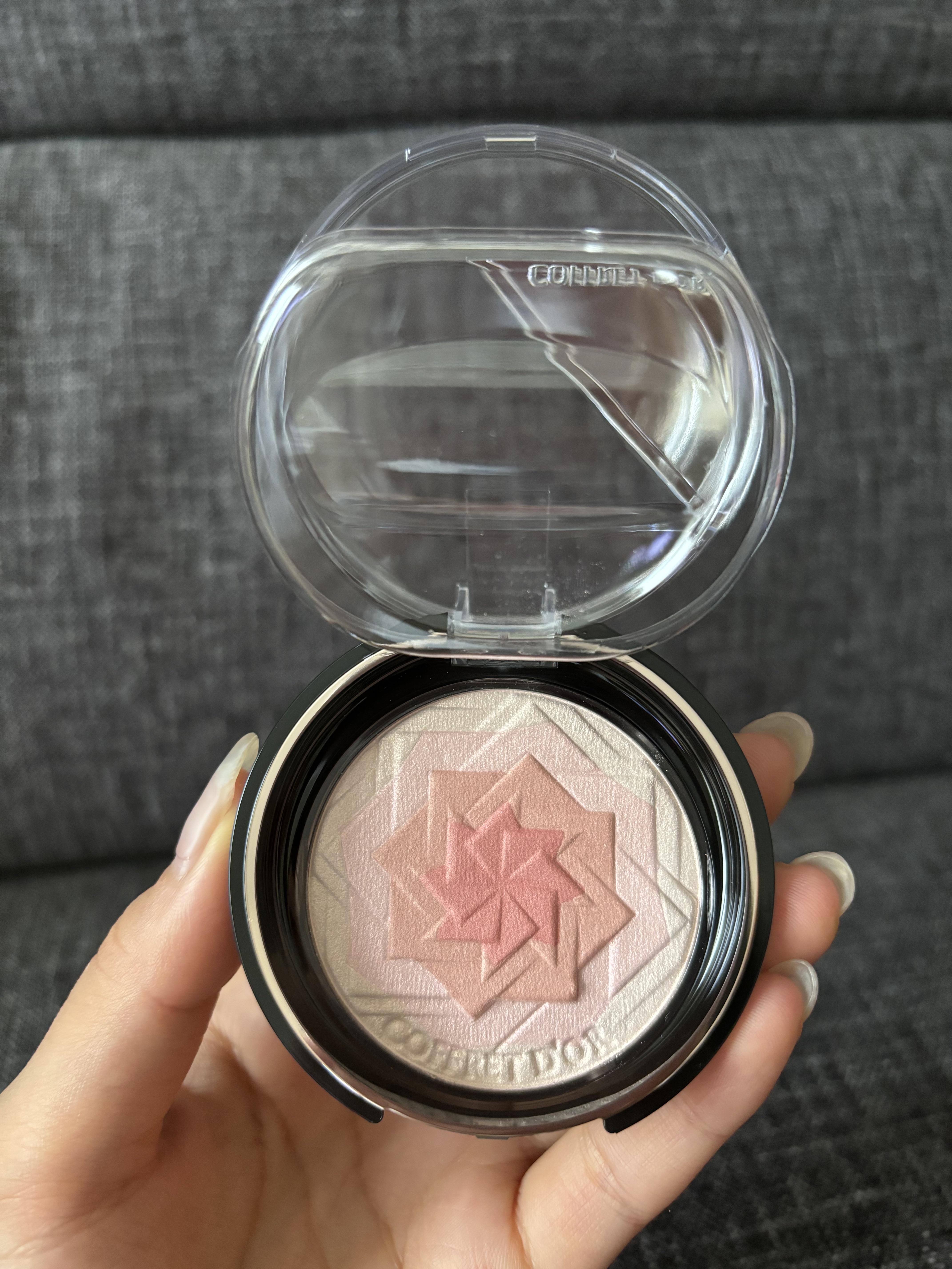 スマイルアップチークスＳ/コフレドール/パウダーチークを使ったクチコミ（1枚目）