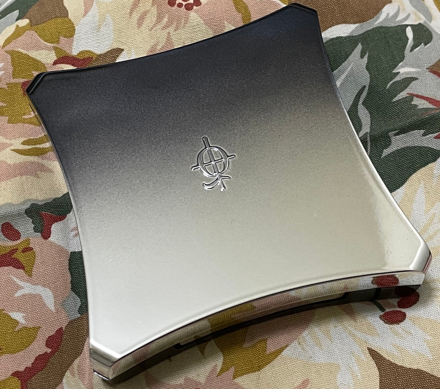 beyond powder/Illamasqua/パウダーハイライトを使ったクチコミ(2枚目)