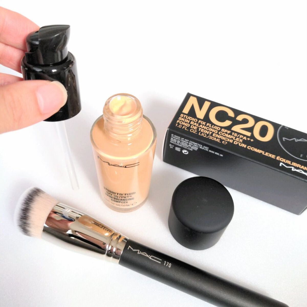 スタジオフィックス フルイッド SPF 15/M・A・C/リキッドファンデーションを使ったクチコミ(3枚目)