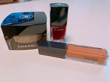 今日は、リピ買いで
CHANEL レリフトクレームリッシュ✨
3つ目です^_^
お高いけれど、持ちがいいのでコスパ良し‼️

ついつい、ネイルも…。
赤はいくつかもっていますが、それより少し
明るい系で