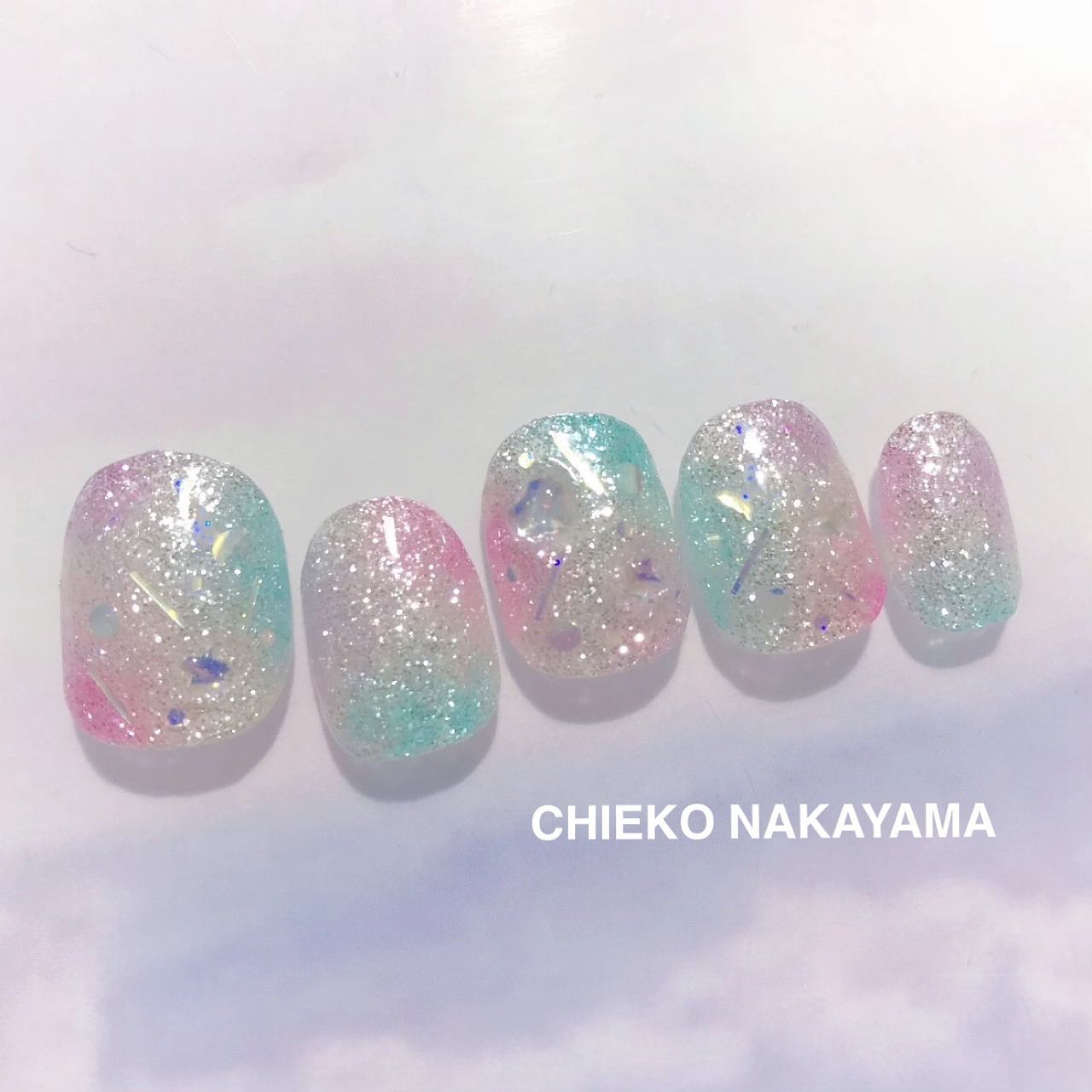 なかやまちえこ on LIPS 「きらきら🪄⠀⠀365日ネイル108日め⠀⠀グリッターはPREX..」(2枚目)