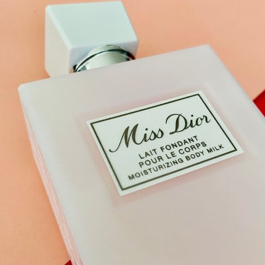 Dior ミス ディオール ボディ ミルクのクチコミ「*･゜ﾟ･*:.｡..｡.:*･''･*:.｡. .｡.:*･゜ﾟ･*


　　Dior

　.....」（3枚目）