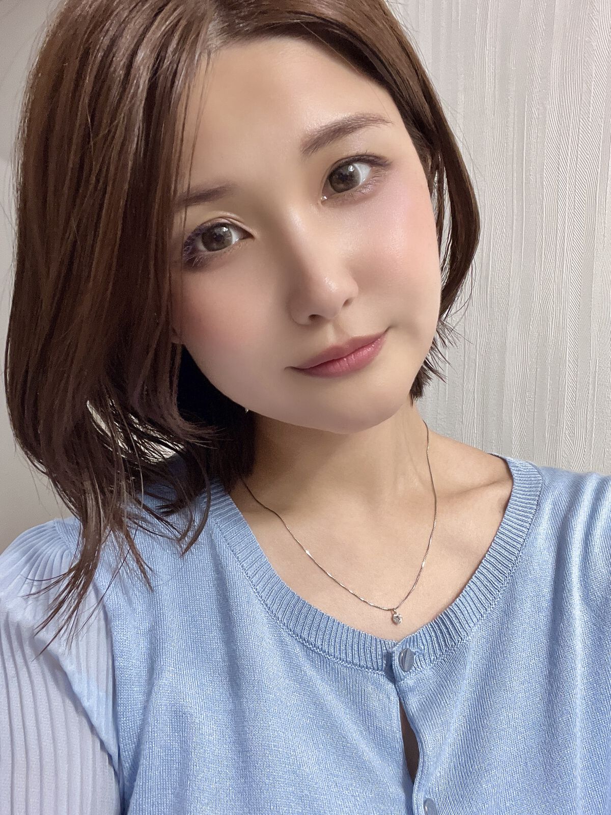 髪を切りました‪- - - - - - - - - - - - - - - - - ✄‬


使用コスメ

アイシャドウ
#TOMFORD #アイカラークォード #prettybaby

マスカラ
#アイプチ® #ビューティマスカラ

チー