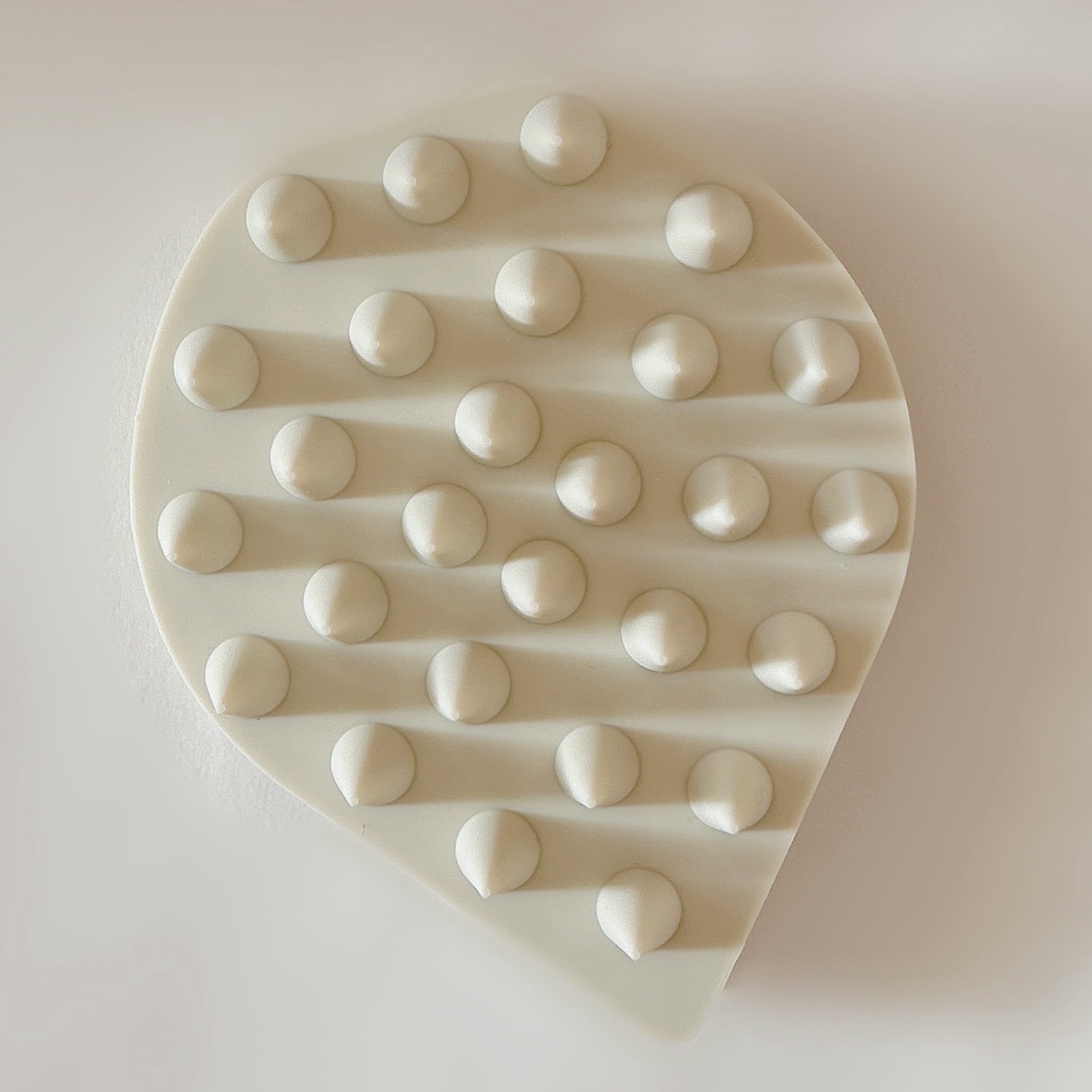 リラクシングマッサージブラシ/エトヴォス/スカルプブラシを使ったクチコミ（2枚目）