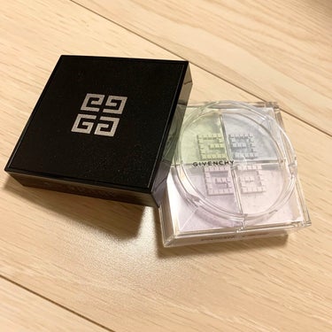 GIVENCHY
プリズム・リーブル

No.1パステル・シフォン

LIPSでいただきました！
商品は知っていて、可愛い色合いでいつか使ってみたいなと思っていたのでとてもうれしいです！


見た目は重