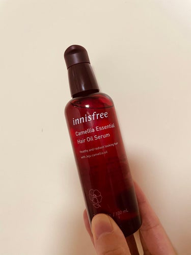 innisfree カメリアエッセンシャル ヘアオイルセラム のクチコミ「innisfreeカメリアエッセンシャル ヘアオイルセラム

タオルドライ後に2〜3プッシュを.....」（1枚目）