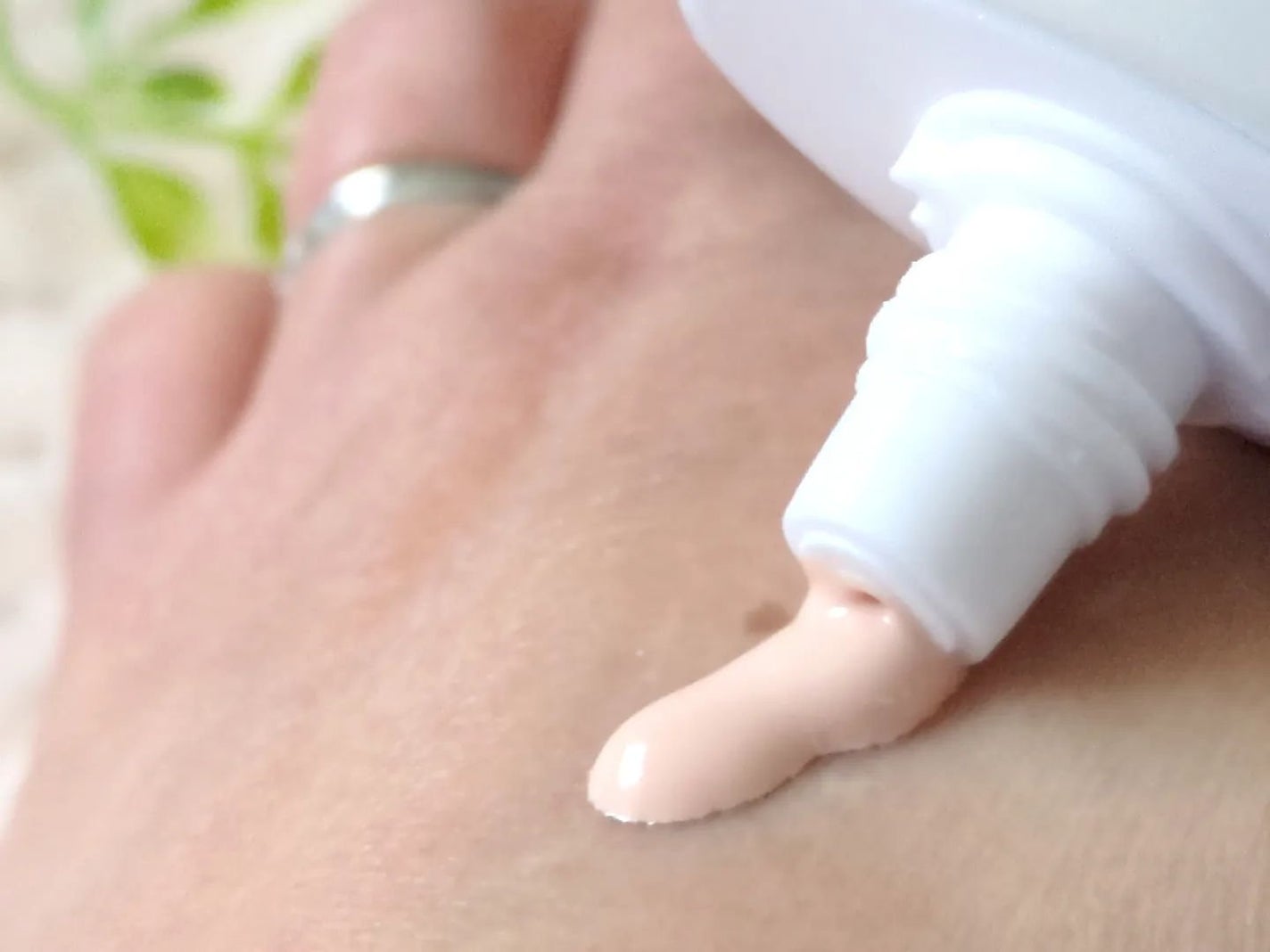 haru_aki_aki on LIPS 「.◯ダルバ様から商品提供をいただきました◯白桃色トーンアップで..」(4枚目)