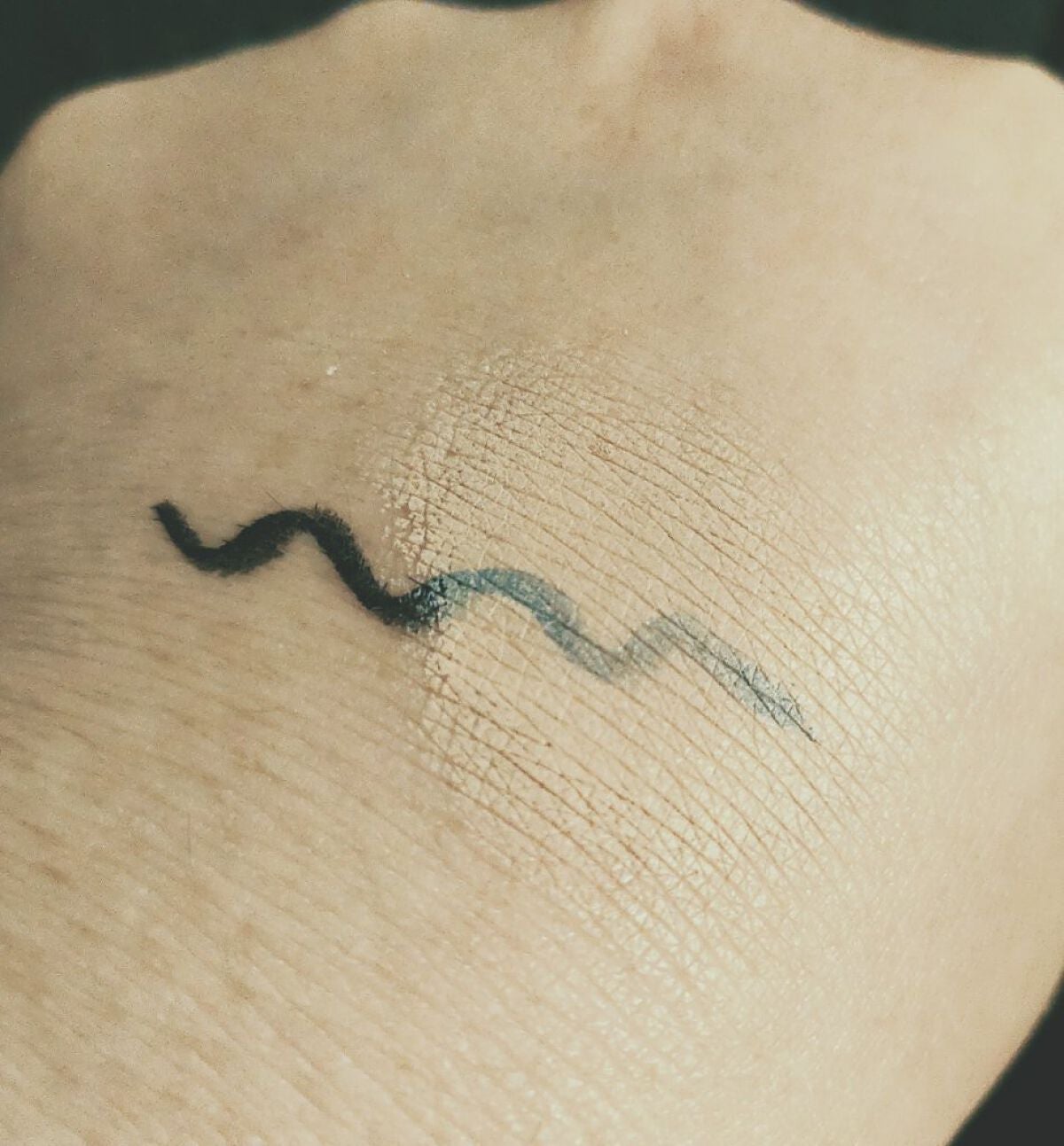 タトゥーウォータープルーフスカーコンシーラー/フォレンコス/リキッドコンシーラーを使ったクチコミ(2枚目)