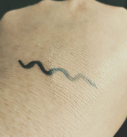 タトゥーウォータープルーフスカーコンシーラー/フォレンコス/リキッドコンシーラーを使ったクチコミ(2枚目)