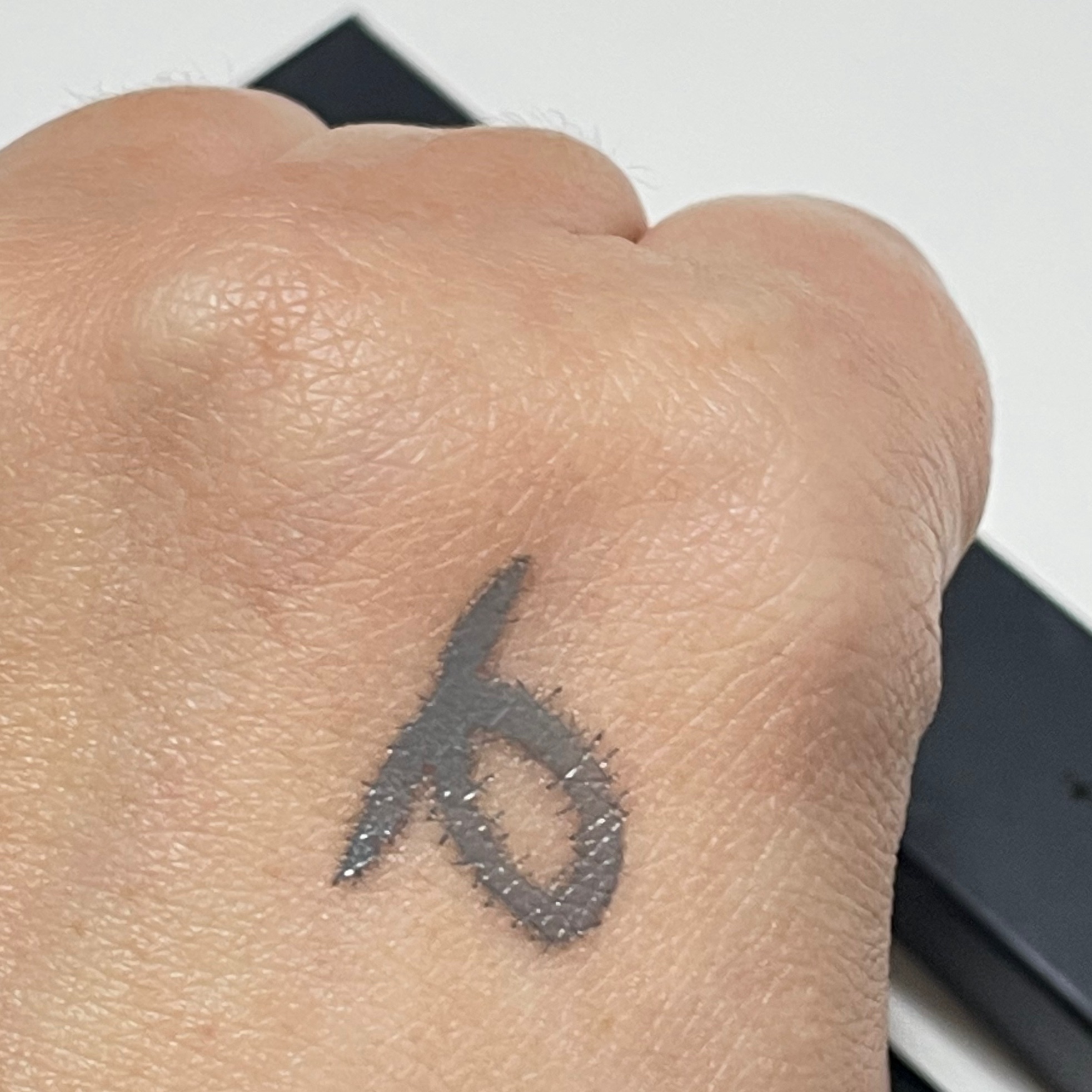 ニュアンス アイライナー 03 グレー/SUQQU/リキッドアイライナーを使ったクチコミ（2枚目）