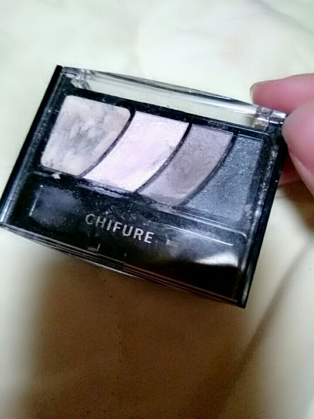 グラデーション アイ カラー（チップ付） 03 グレー系/ちふれ/アイシャドウパレットを使ったクチコミ（1枚目）