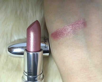 リップスティック【ホリデーコレクション 2018】 /M・A・C/口紅を使ったクチコミ(2枚目)