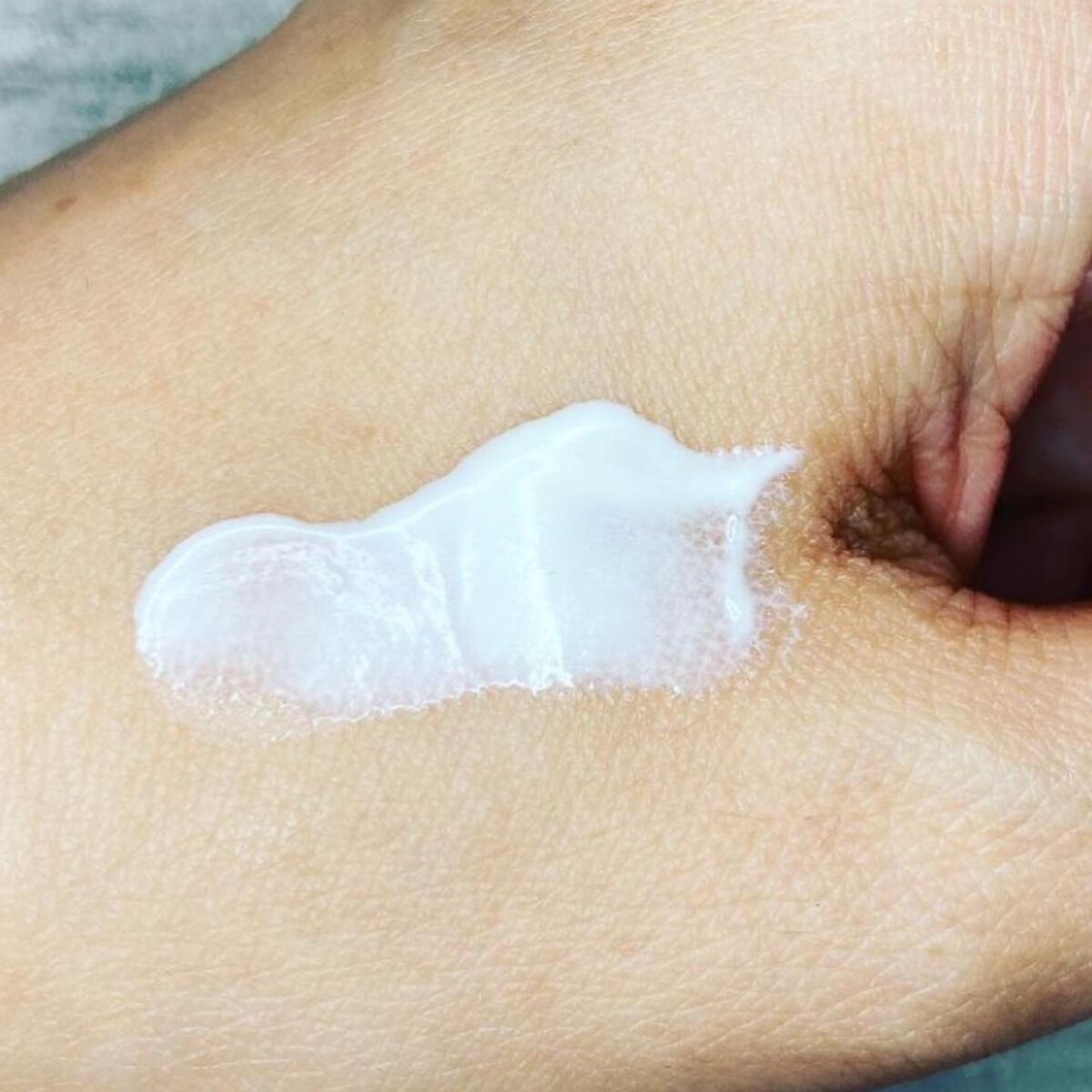 ブライトニングUVデイエッセンス/DEW/美容液を使ったクチコミ（3枚目）