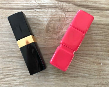 持っているコスメで色が似ているなと思ったので比較しました！

GUERLAIN キスキス 343
CHANEL ルージュココ 480

ぱっと見すごく色が似てます。
ただ、実際はゲランの方が少し色が濃い