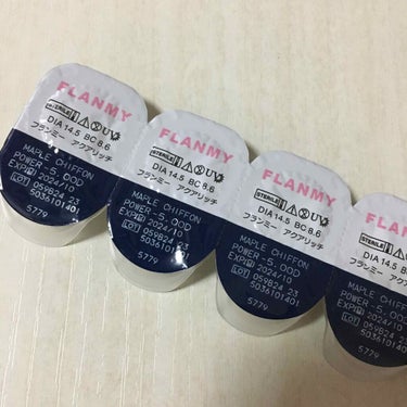 こちらも最近気に入って使ってるカラコンの「FLANMY」の「MAPLE CHIFFON」です。
ワンデーでDIA 14.5、BC 8.6です。
フチありで結構大きめかと思いましたが、つけてみると意外とナ