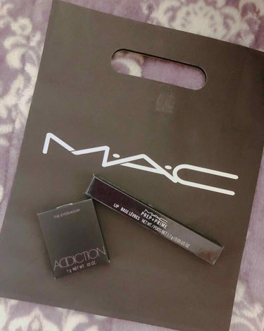 最近の購入品💄💋

・MAC リップ下地（2700円）
・ADDICTION 単色アイシャドウ92（2000円）


❁MAC プレッププライムリップ💄

《効果》
リップの下地でリップの発色を良くしま