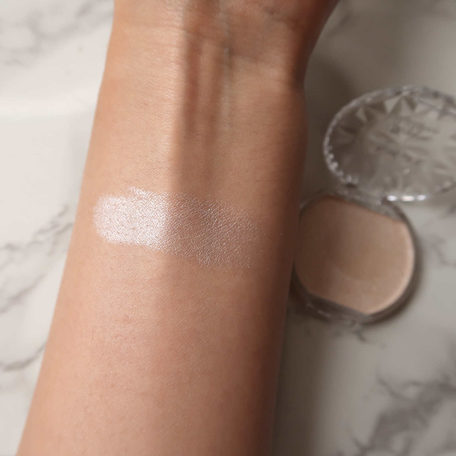 むにゅっとハイライター/キャンメイク/クリームハイライトを使ったクチコミ（3枚目）