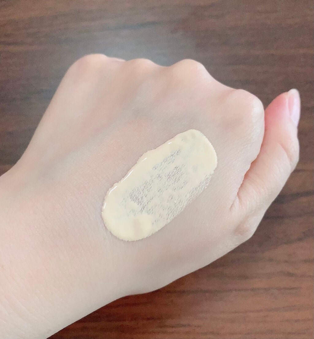 モイスチュアライジング ファンデーション プライマー/PAUL & JOE BEAUTE/化粧下地を使ったクチコミ(4枚目)