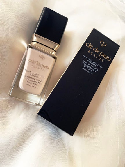 clé de peau リキッドファンデーション オークル 10 SPF25 クレ・ド・ポー ボーテ タンフリュイドエクラ ナチュレル ピンク