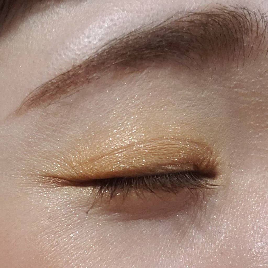 プレスド アイシャドー（レフィル） PR ホワイトゴールド A/shu uemura/単色アイシャドウを使ったクチコミ（3枚目）