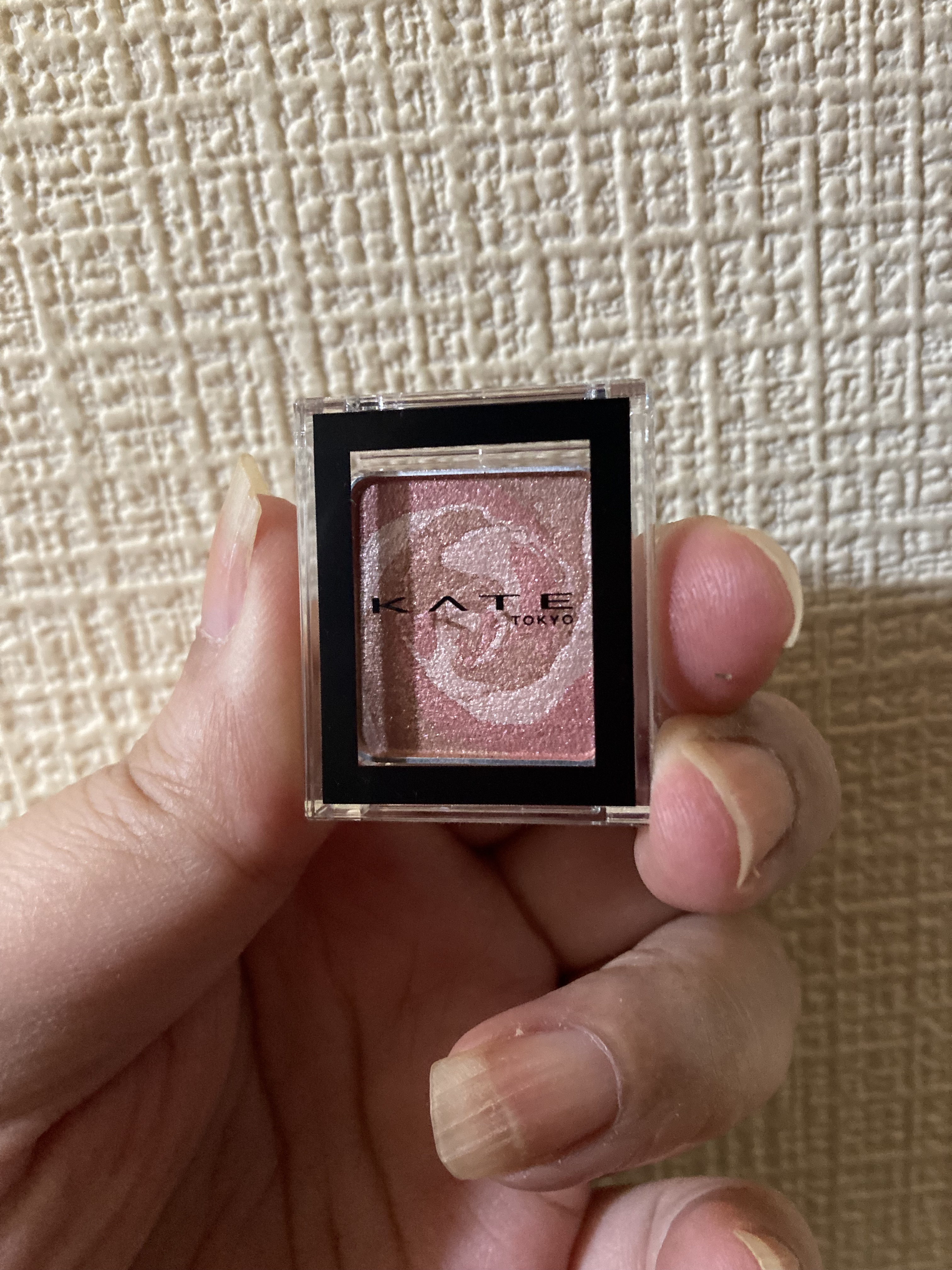 ザ アイカラー(マーブルインク)/KATE/単色アイシャドウを使ったクチコミ（3枚目）