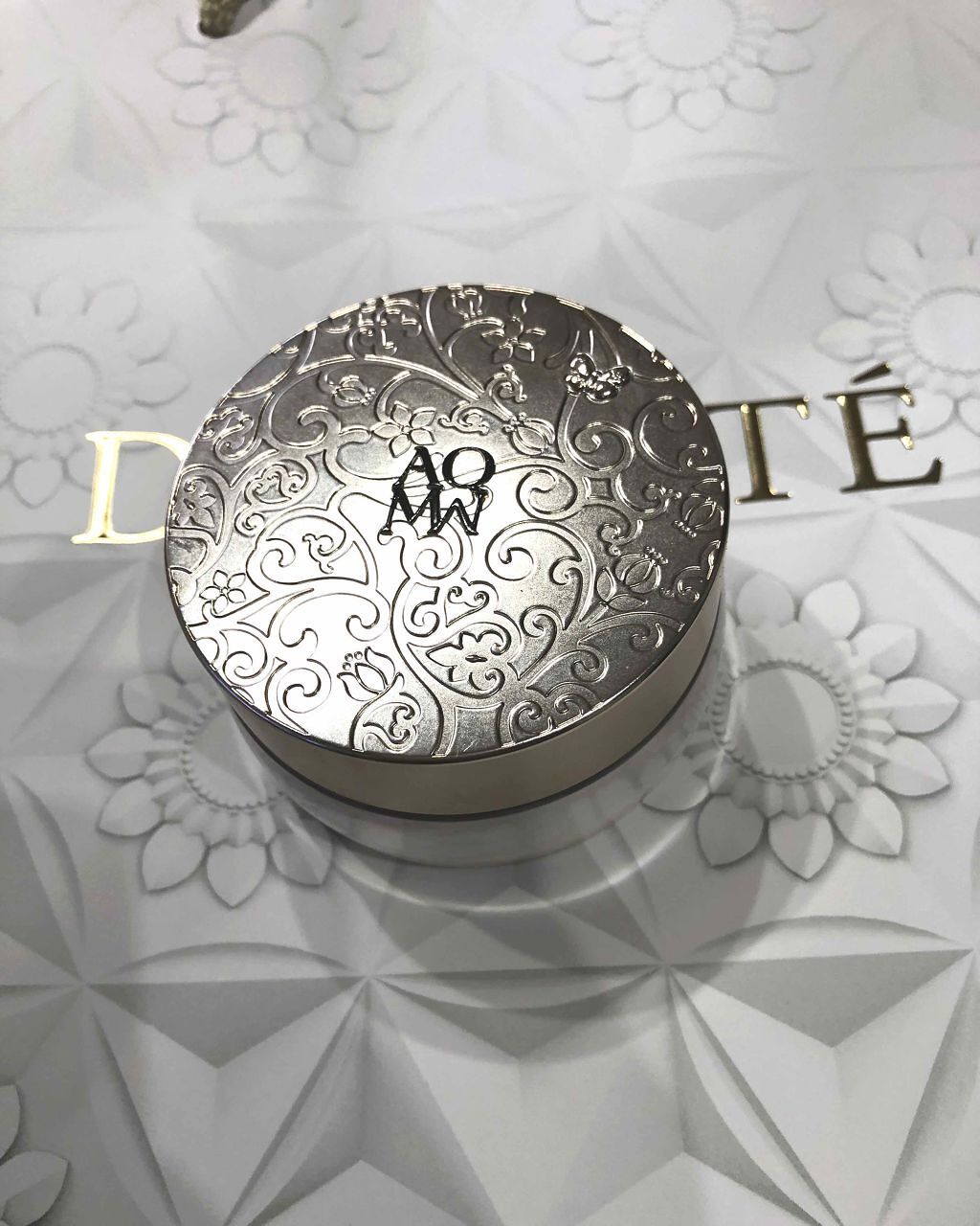 AQ MW フェイスパウダー/DECORTÉ/ルースパウダーを使ったクチコミ(1枚目)