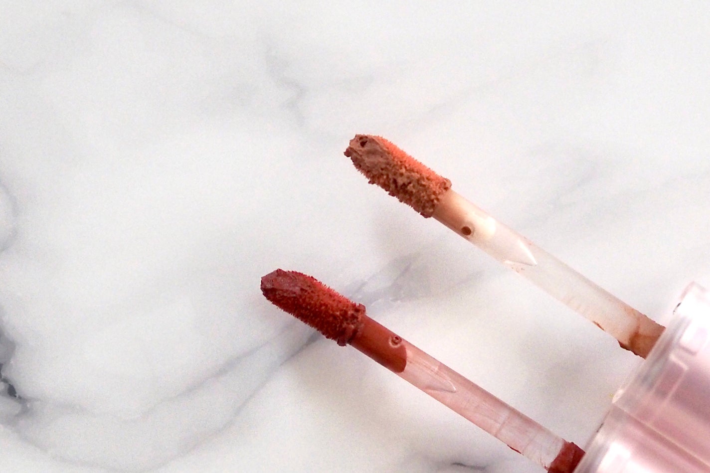 シアーベルベットベールティント /BANILA CO/リップティントを使ったクチコミ(3枚目)