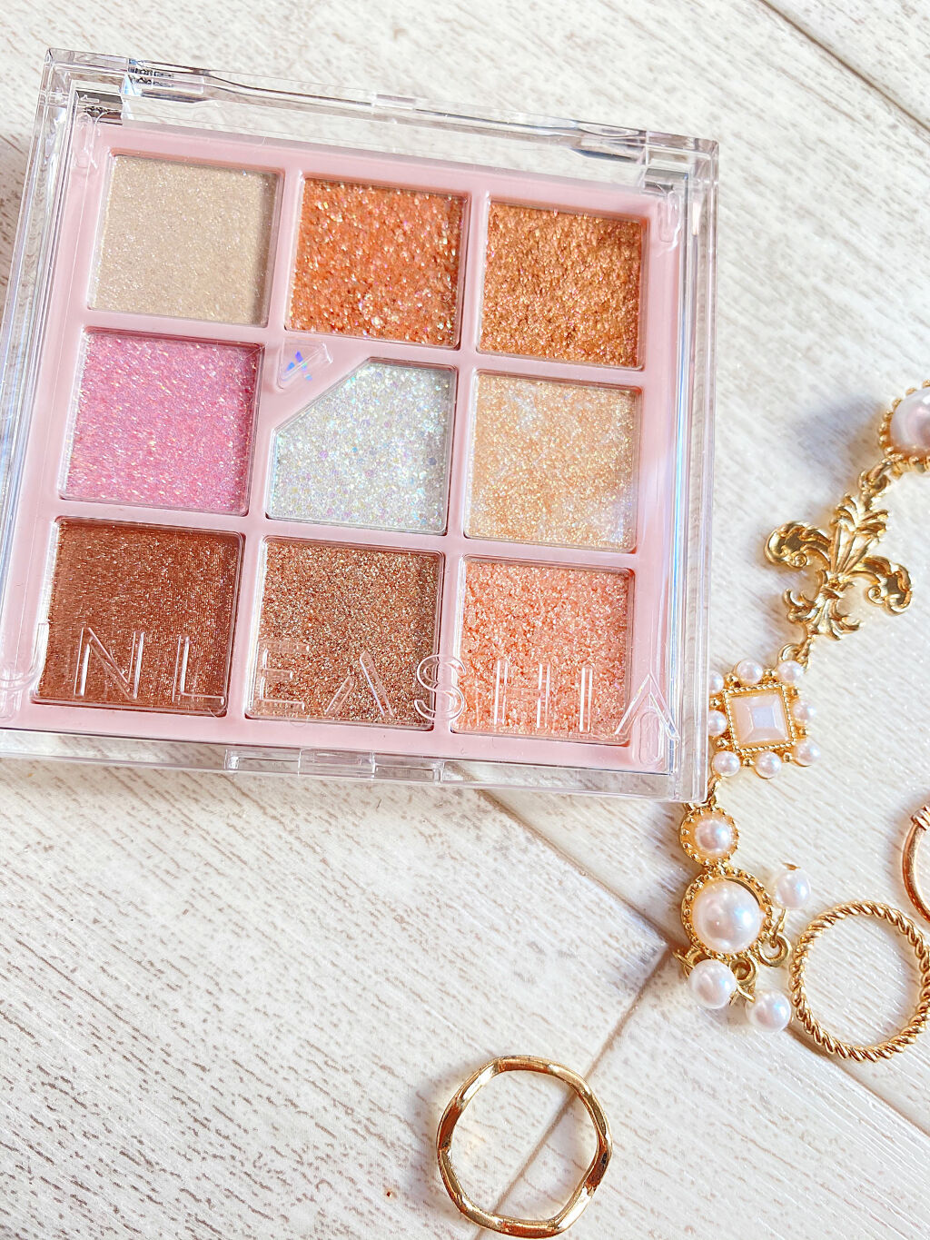 グリッターペディアアイパレット N°1オールオブグリッター/unleashia/アイシャドウパレットを使ったクチコミ（3枚目）