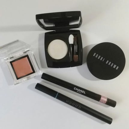 スティロ オンブル エ コントゥール 42 セレスティアル ピンク/CHANEL/スティックアイシャドウを使ったクチコミ(1枚目)