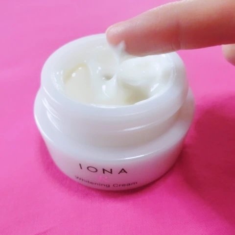ホワイトニング クリーム/イオナR (イオナアール)/フェイスクリームを使ったクチコミ（3枚目）