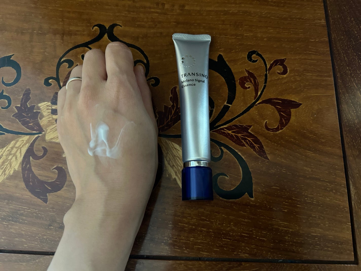 薬用メラノシグナルエッセンス/トランシーノ/美容液を使ったクチコミ(3枚目)