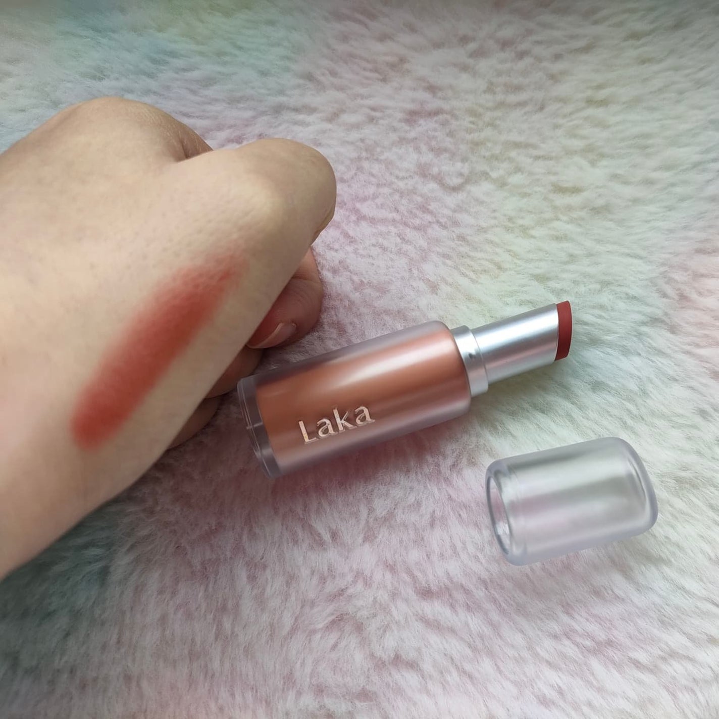 くろ on LIPS 「#PR#Laka#バルキーマットリップスティック見た目がかわい..」(3枚目)