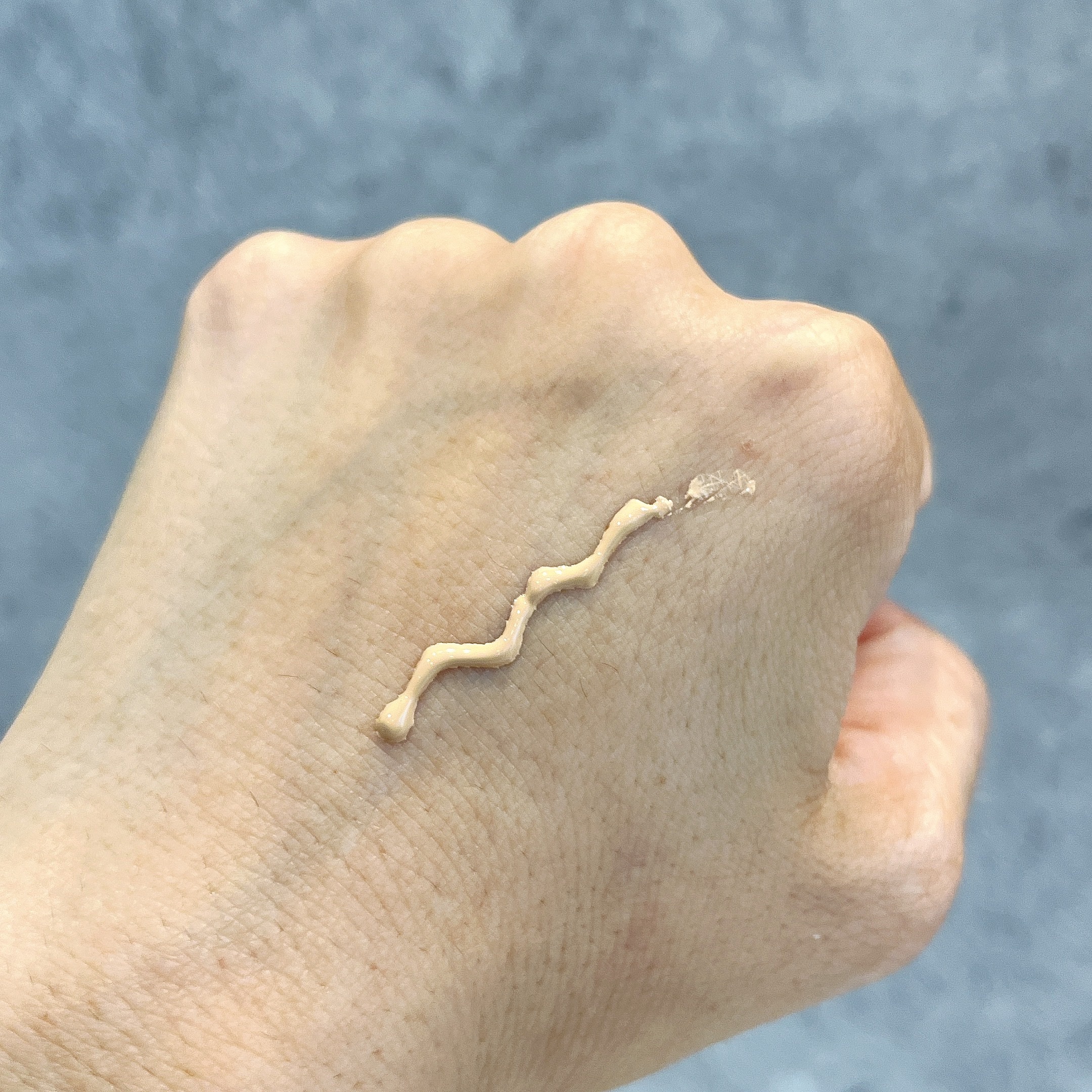 美容液ミネラルリキッドファンデーション ライトベージュ/ヴァントルテ/リキッドファンデーションを使ったクチコミ（2枚目）