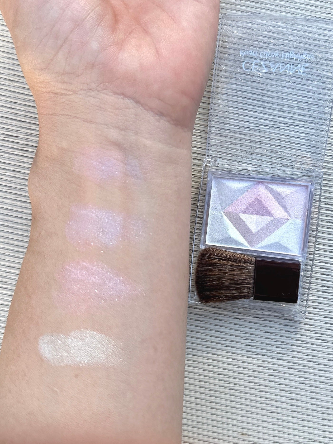 パールグロウハイライト/CEZANNE/ハイライト・シェーディングを使ったクチコミ(3枚目)