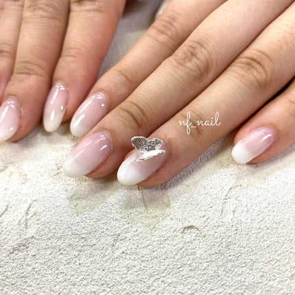 #ネイル,#ジェルネイル,#ニュアンスネイル,#キラキラネイル,#大人ネイル,#春ネイル,#韓国ネイル,#蝶々ネイル,#蝶々パーツネイル,#白グラデーションネイルのネイルデザイン