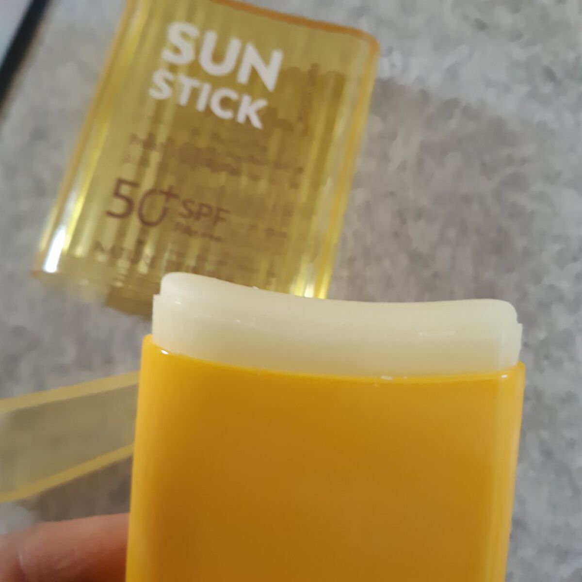 パウダリーUVアロエスティック/ネイチャーリパブリック/日焼け止めスティックを使ったクチコミ(2枚目)